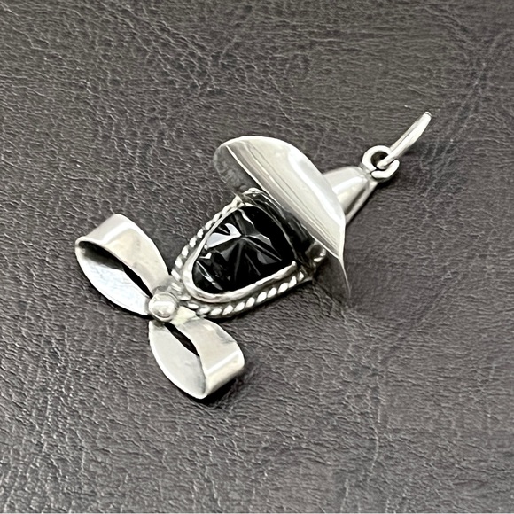 Vintage Taxco Mexico 960 sterling silver and carved black onyx witch pendant - Picture 6 of 10
